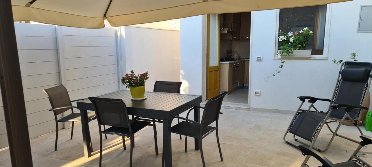 Torre Dell'Orso Centro - Villino Vista Mare Con Ampio Giardino Villa Eksteriør billede
